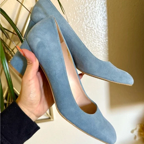 Stuart Weitzman Light Blue Suede Heels size 8 - Picture 3 of 9